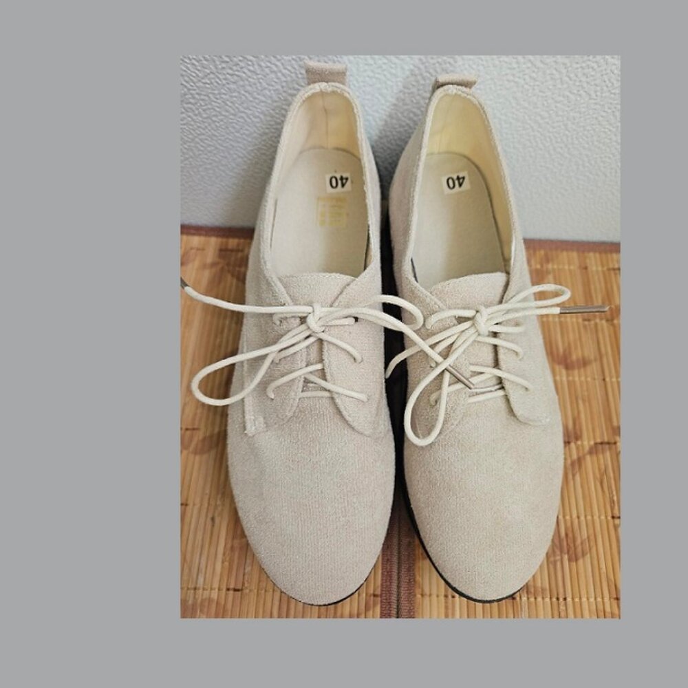 Lace-up platform beige faux-leather shoes